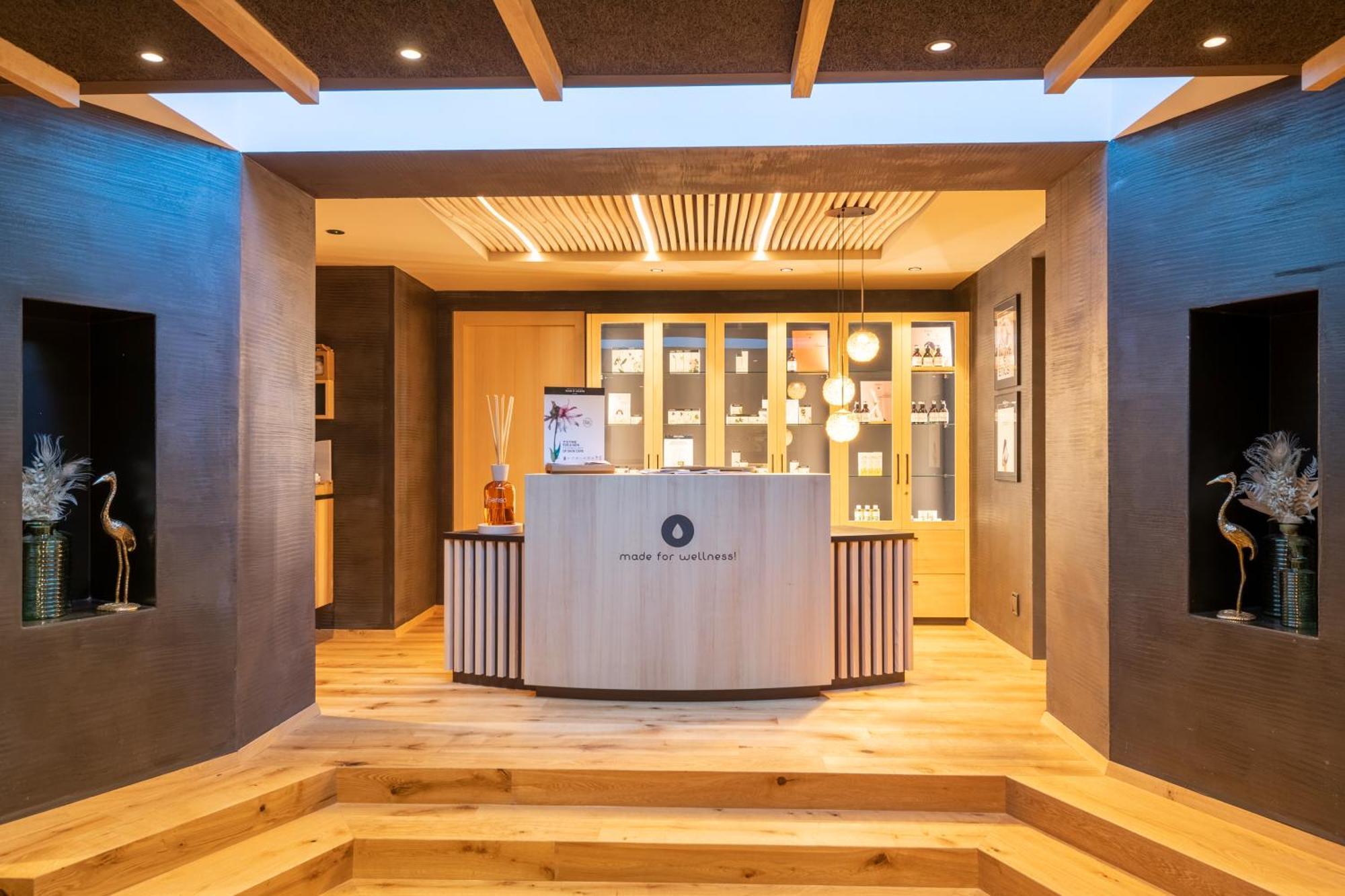 Familienhotel Huber 瓦勒斯 外观 照片