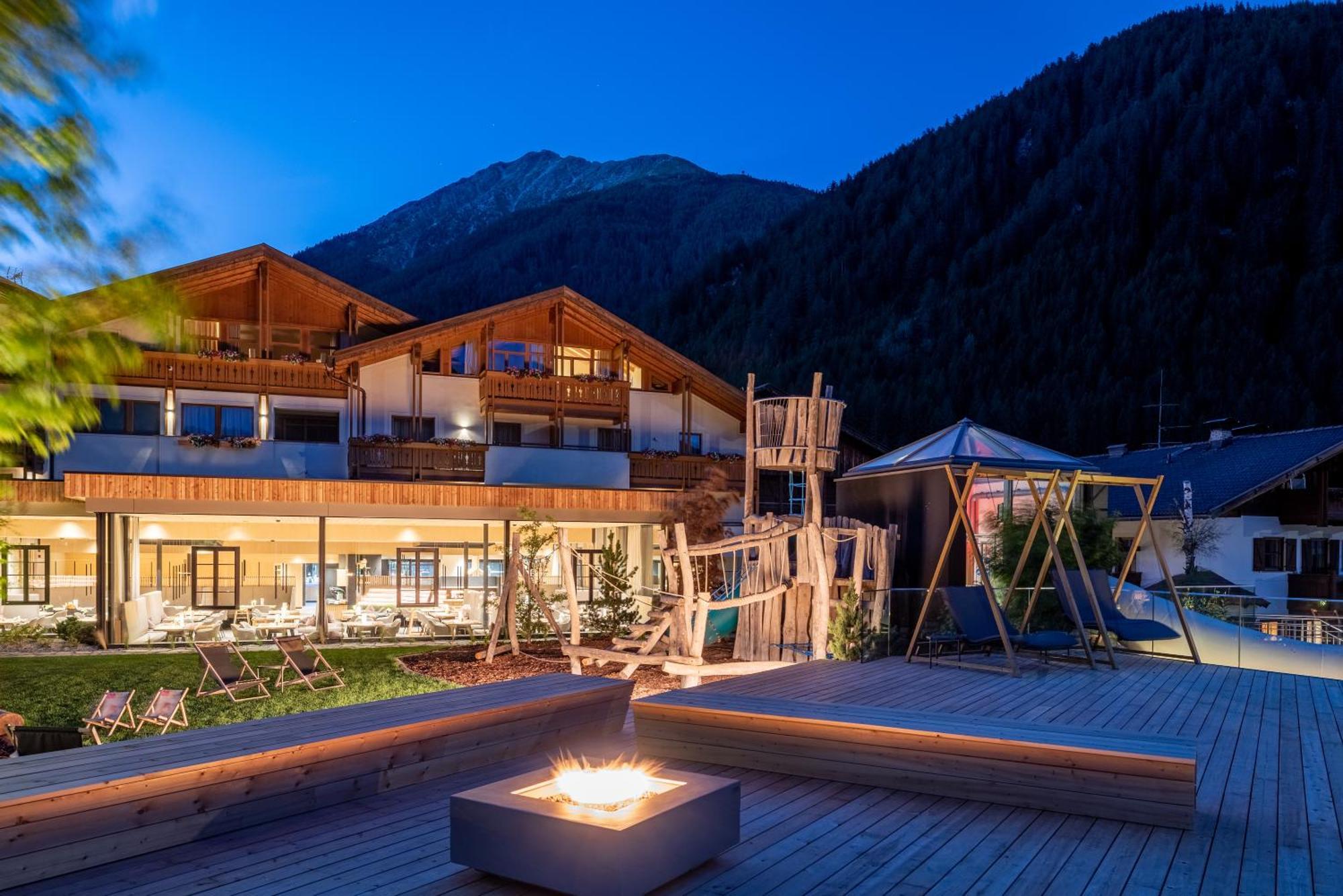 Familienhotel Huber 瓦勒斯 外观 照片