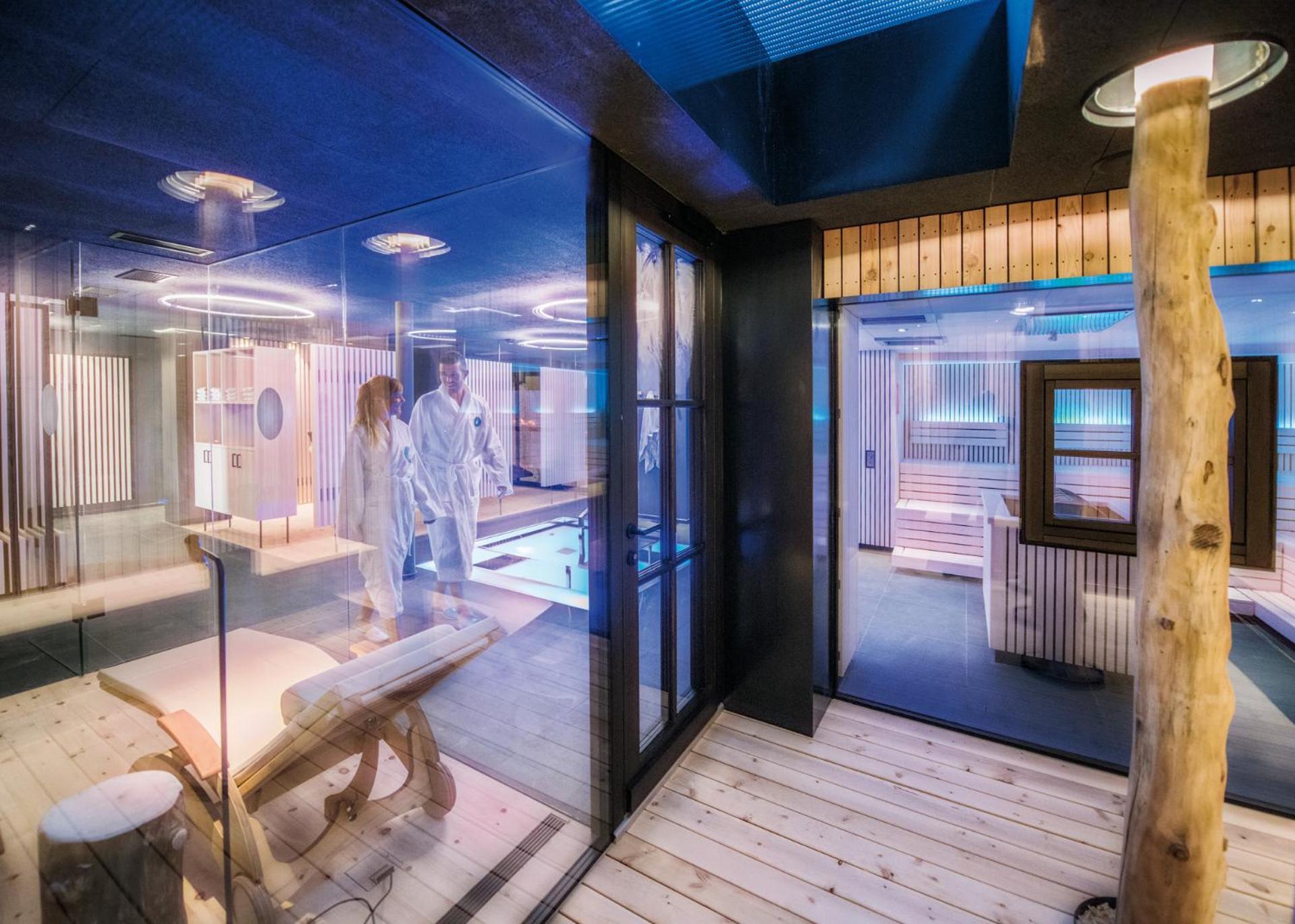 Familienhotel Huber 瓦勒斯 外观 照片