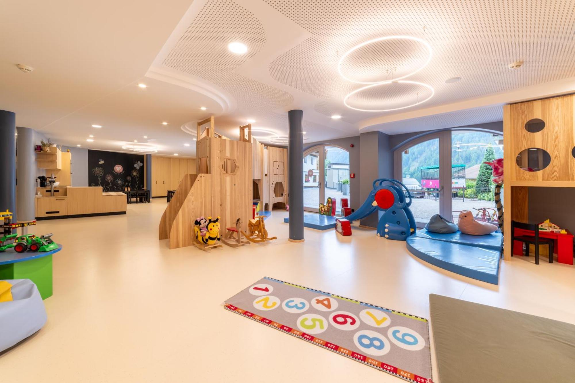 Familienhotel Huber 瓦勒斯 外观 照片